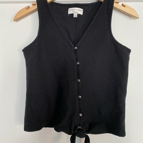 Texture & Thread by Madewell | Black Button Front Tank Top - Picture 3 of 5